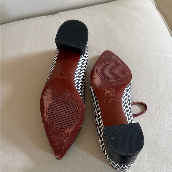 Chie Mihara Black and Burgundy Houndstooth Flats - Picture 6 of 7